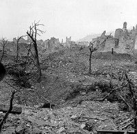 A Monte Cassinoi kolostor lebombázva